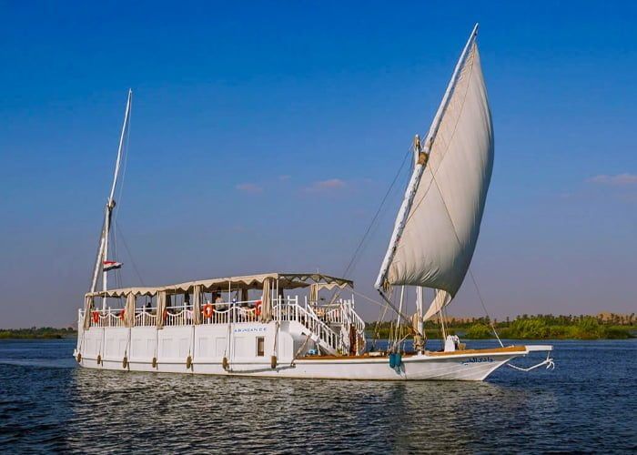 A Nile cruise journey between Luxor and Aswan