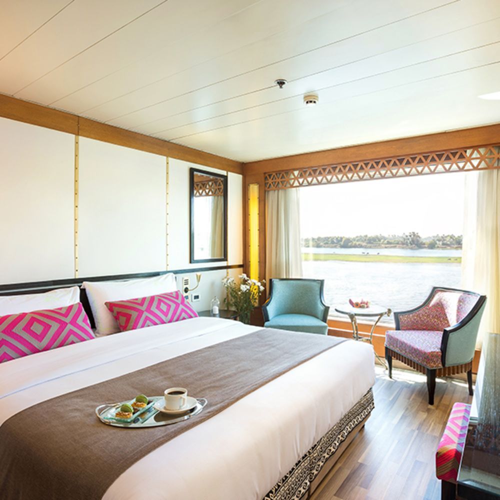 Alyssa Nile Cruise photo
