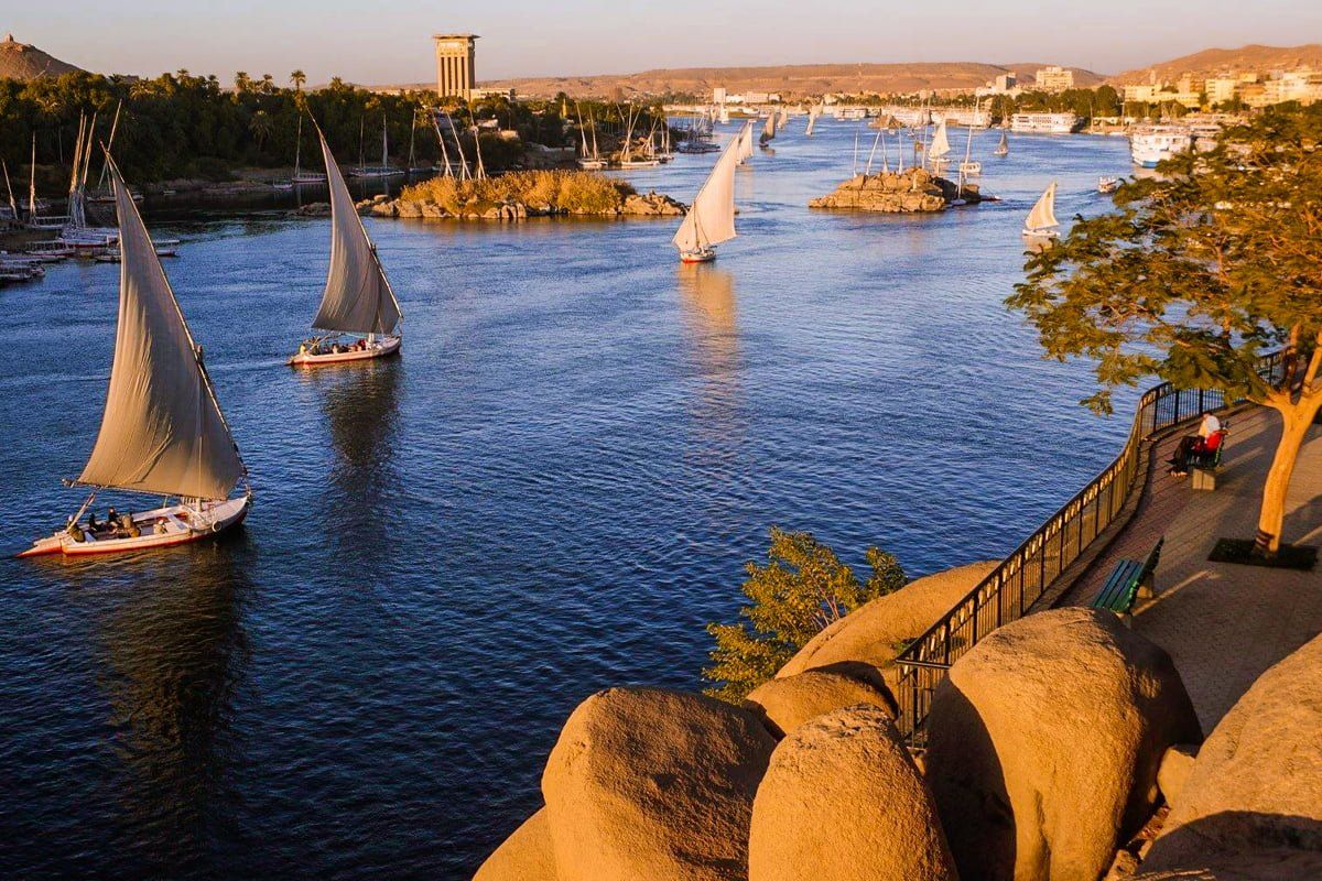 4 Day Dahabiya Nile Cruise Aswan to Esna photo