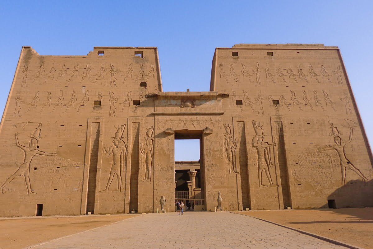 4 Days Luxor to Aswan with Abu Simbel photo