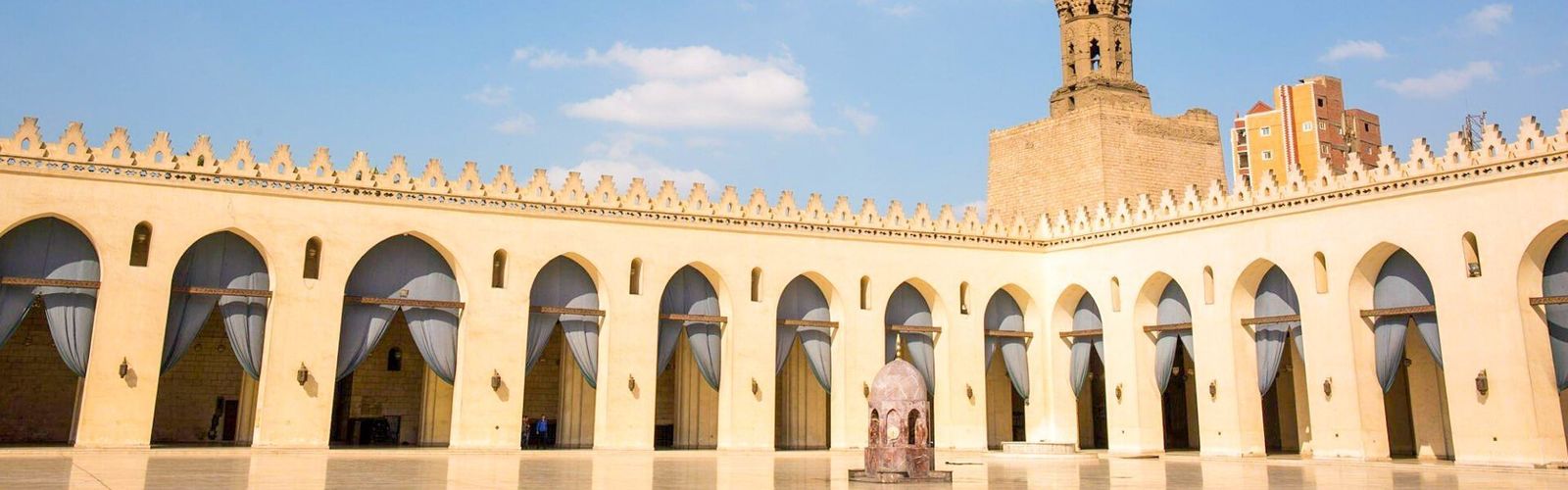 A-wonderful-shot-of-Al-Hakim-Mosque-from-the-inside