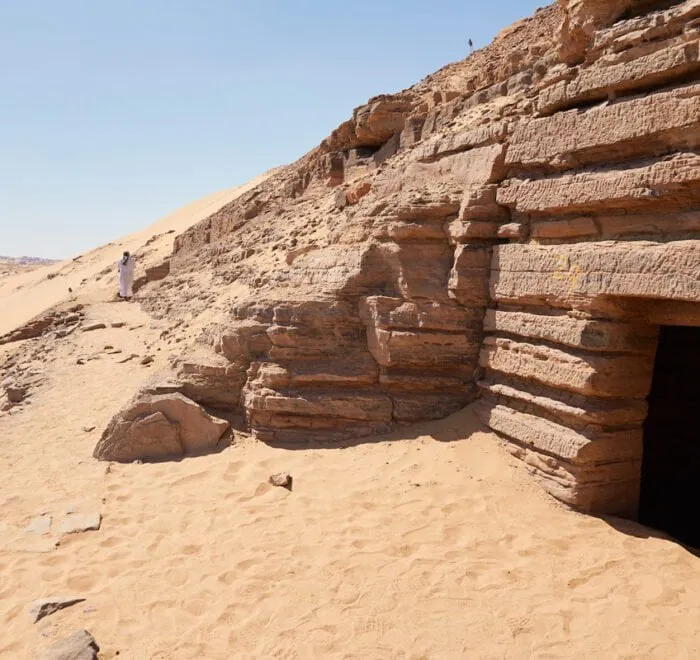Tombs-of-the-Nobles-in-Aswan3