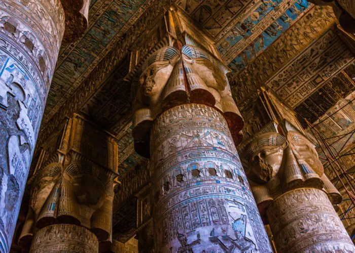 The-magnificent-pillars-of-the-temple-of-Dendera